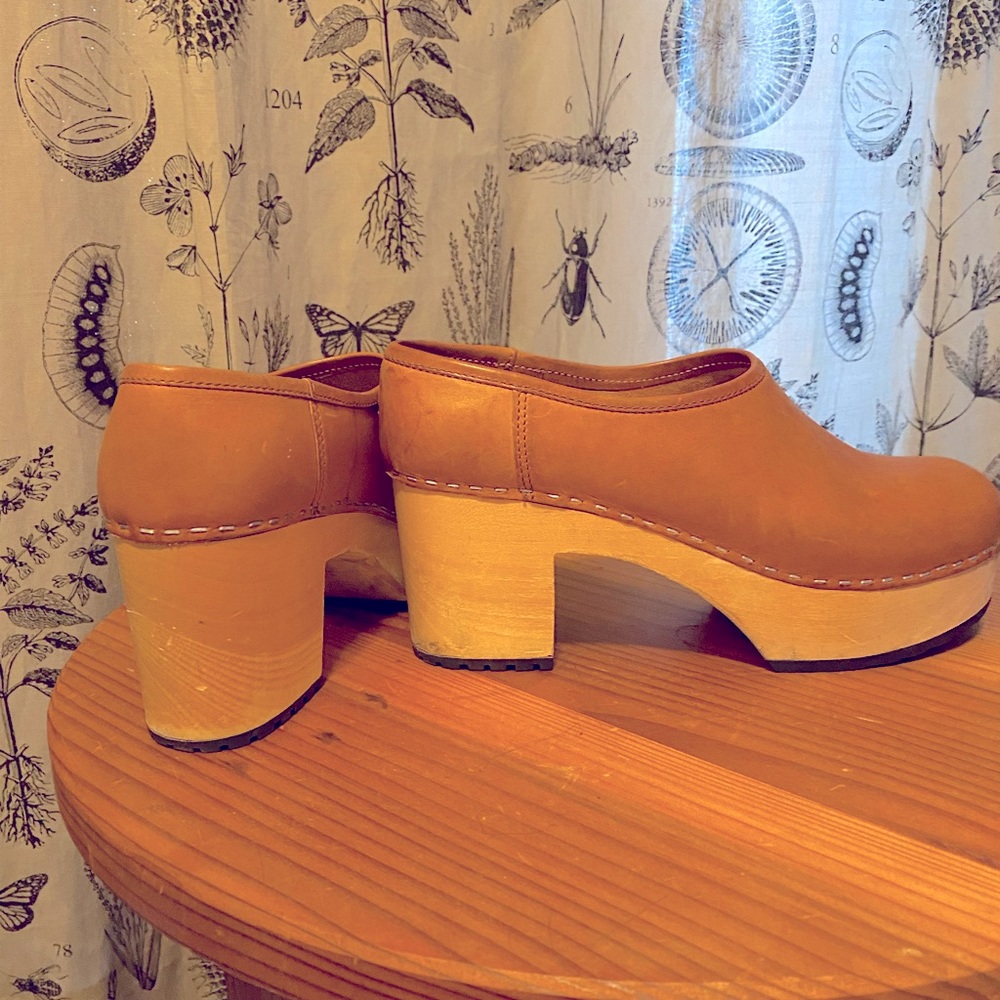 3” Swedish Hasbeens Clogs